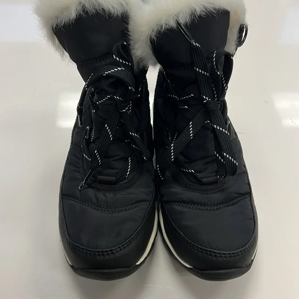 Brand new never worn Sorel Whitney boot size 6.5